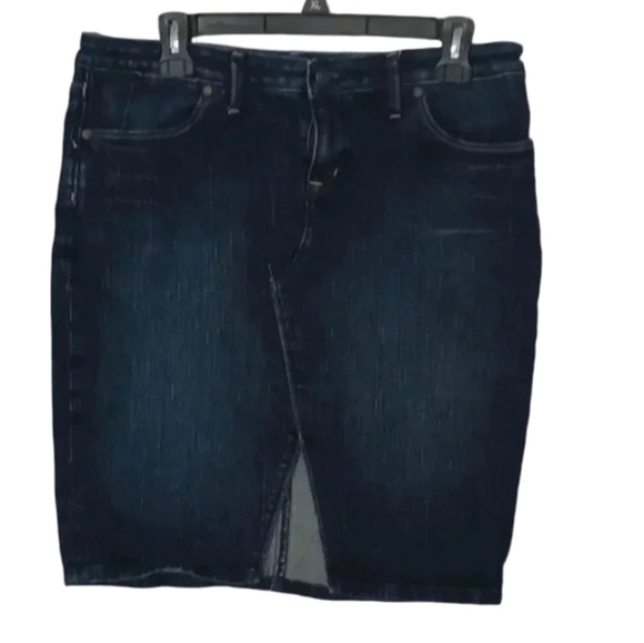 💙🌺Banana Republic Denim mini skirt🎉 - Picture 1 of 8